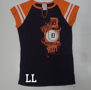 Detroit tigers t shirt